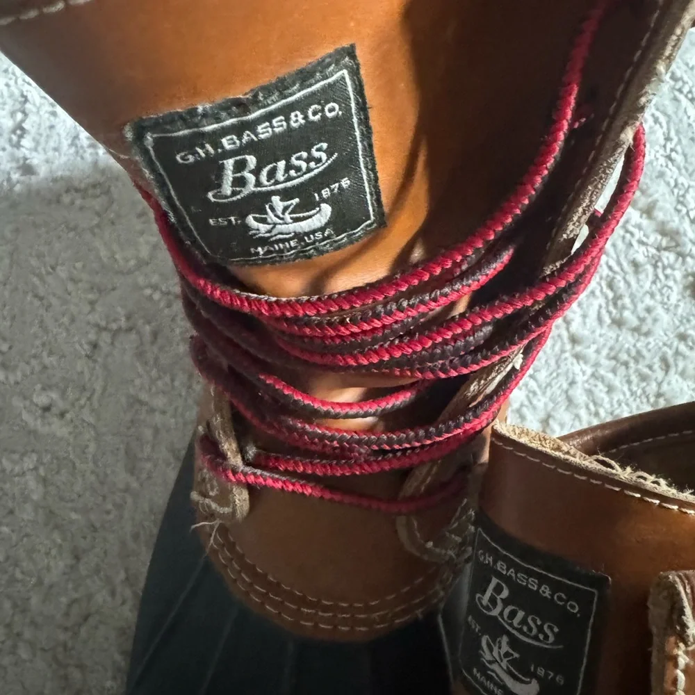 G.H. Bass Tan Leather and Black Rubber Duck Boot size 10 - Picture 4 of 10